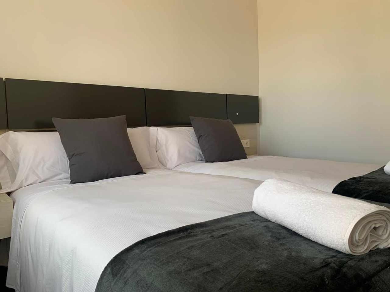 Ramon Y Cajal Suites De Luxe León Eksteriør billede