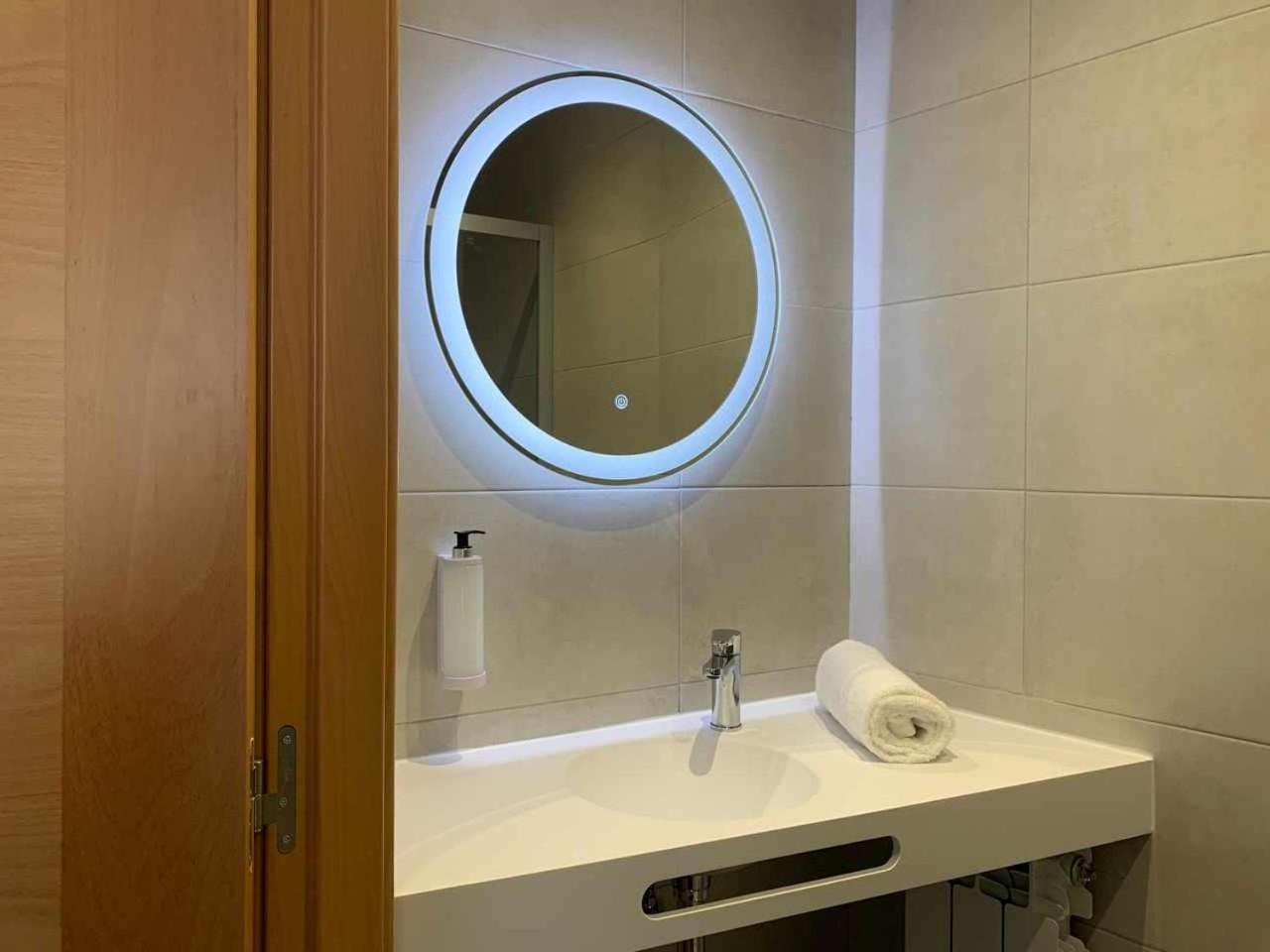 Ramon Y Cajal Suites De Luxe León Eksteriør billede