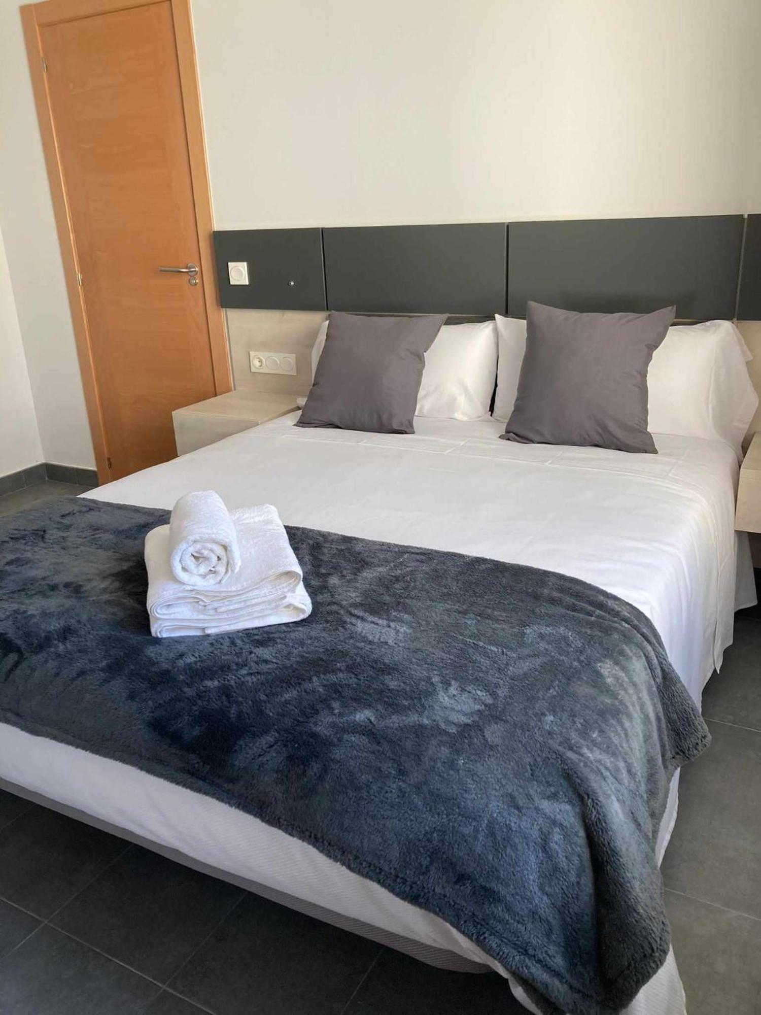 Ramon Y Cajal Suites De Luxe León Eksteriør billede